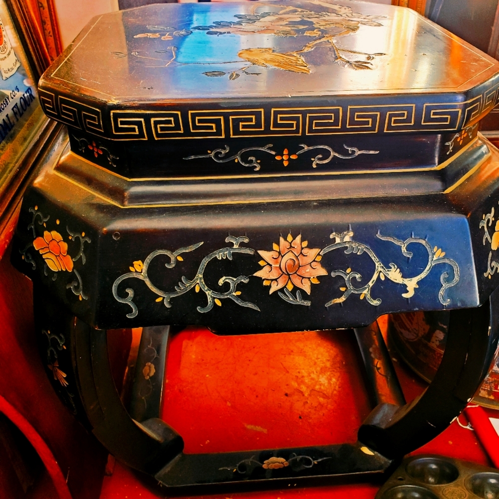 Chinese chinoiserie stool